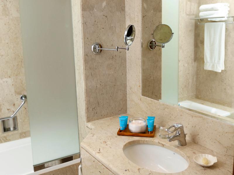 Dubai Marine Beach Resort & Spa