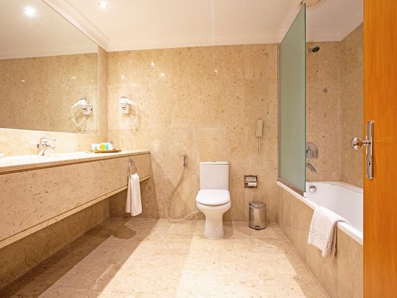 Dubai Marine Beach Resort & Spa