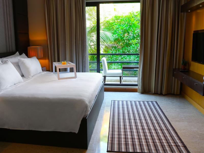 Dubai Marine Beach Resort & Spa