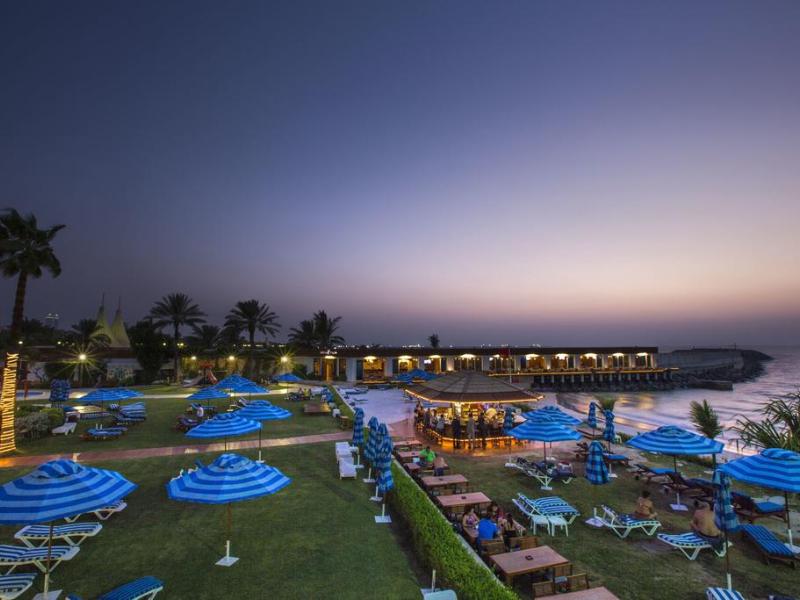 Dubai Marine Beach Resort & Spa