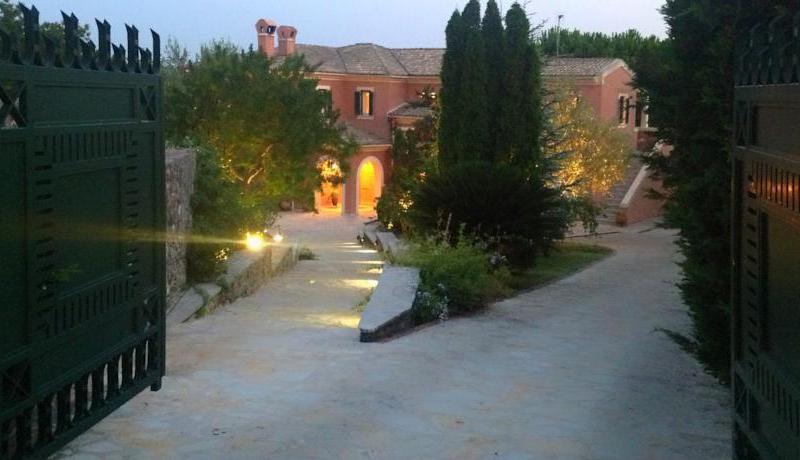 Kommeno Castle Luxury Villa 