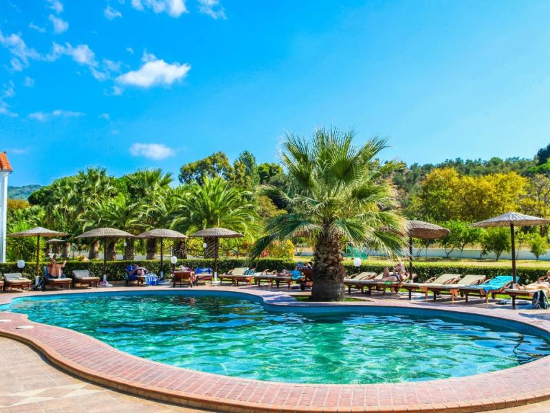 Ostria Hotel & Apartments