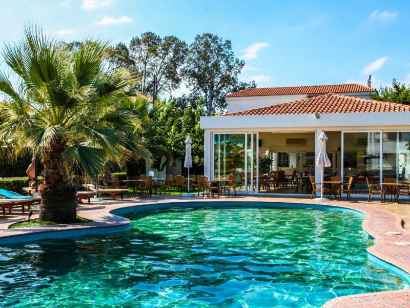 Ostria Hotel & Apartments