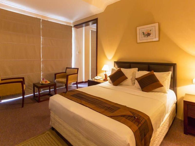 Devon Hotel 