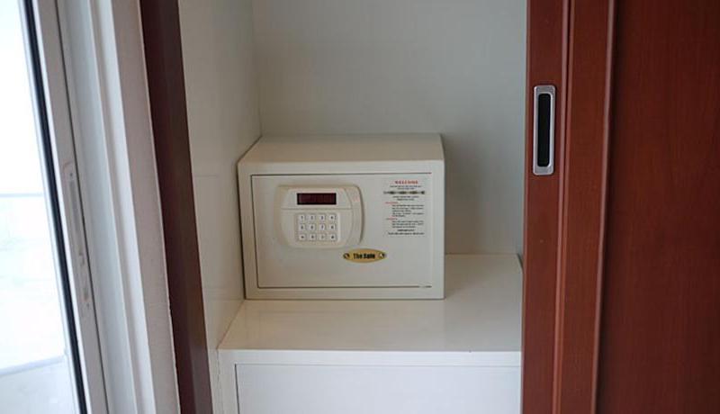 Naithon Beach Mansion 