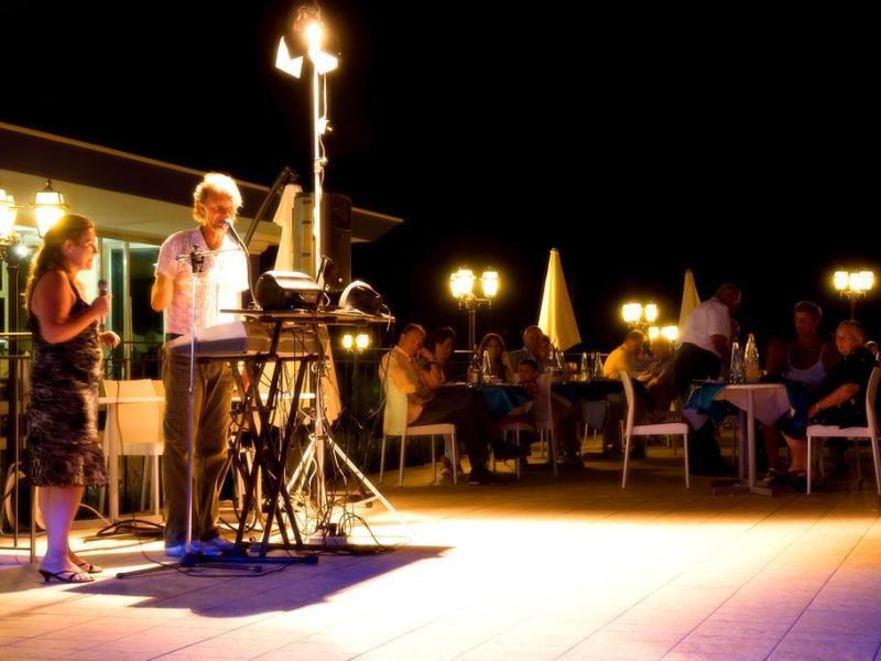 Roses Hotel