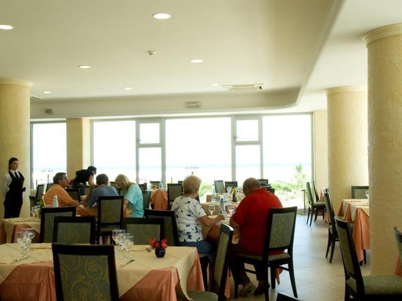 Roses Hotel