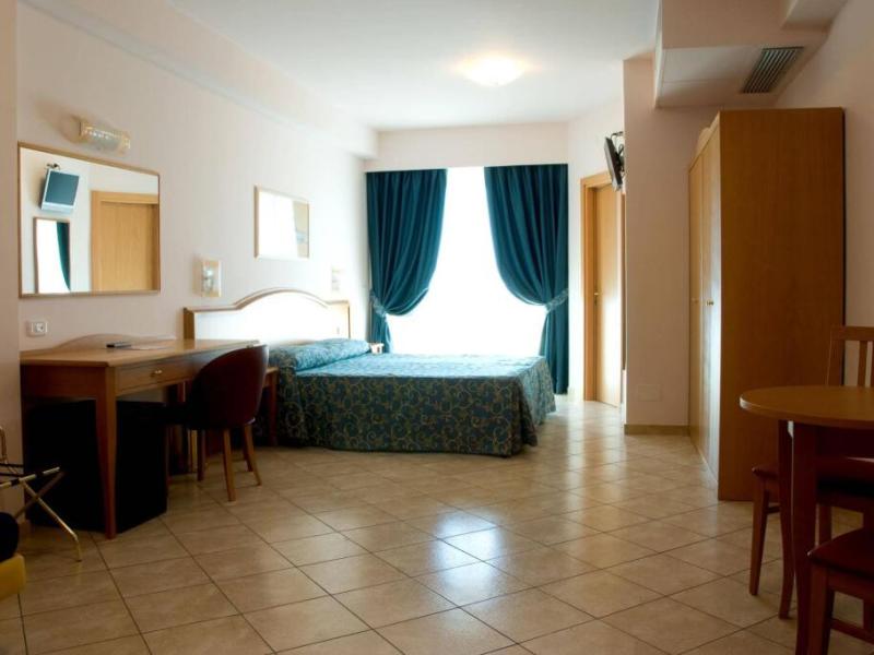Roses Hotel