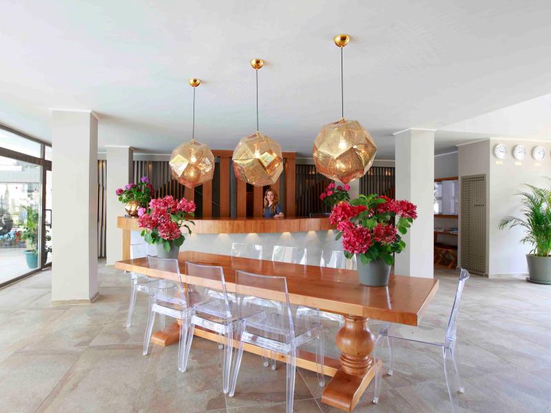 Sun City Apartments & Hotel