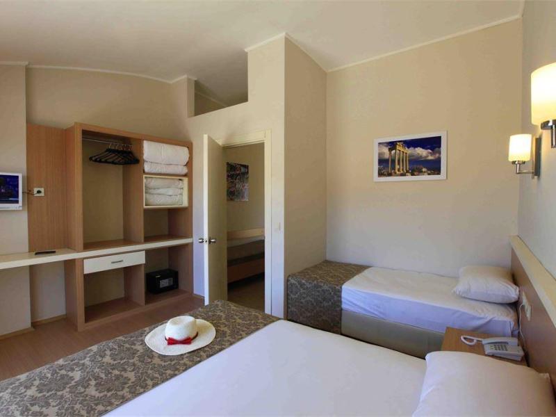 Sun City Apartments & Hotel