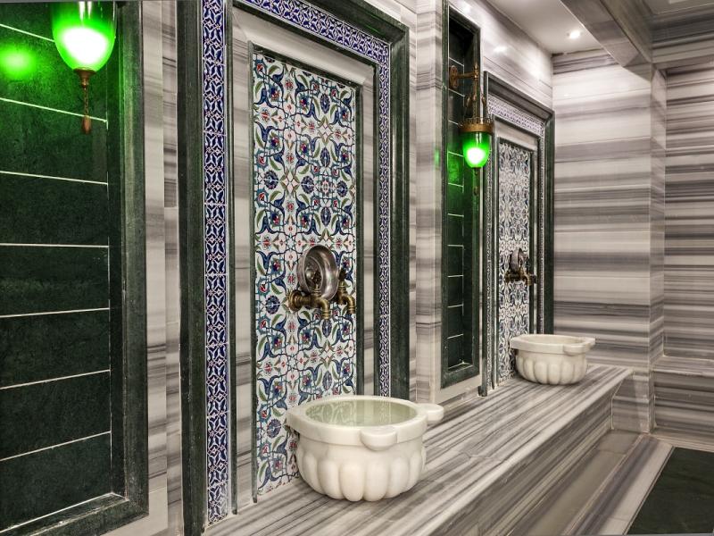 Karmir Resort & Spa
