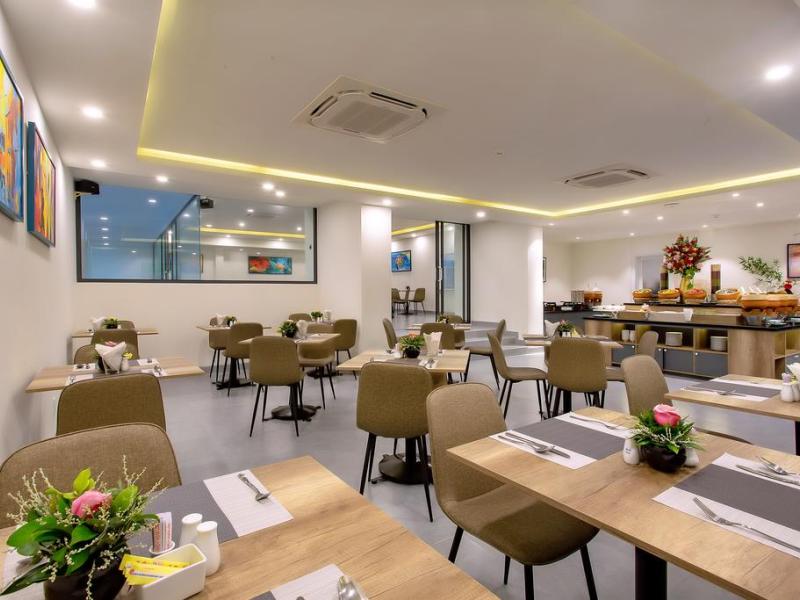 Aurora Hoi An Riverside Hotel