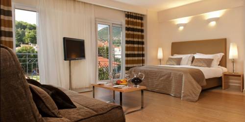Chloe Hotel