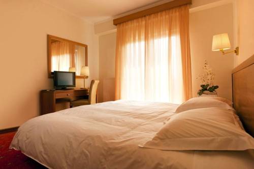 Chloe Hotel