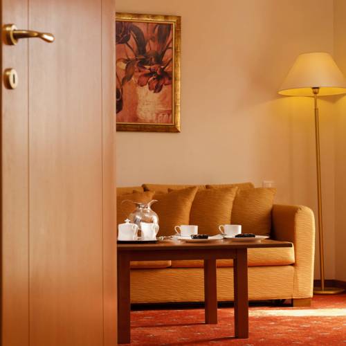 Chloe Hotel