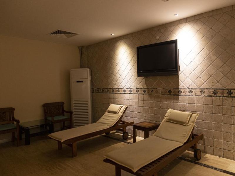 The Bostanci Hotel