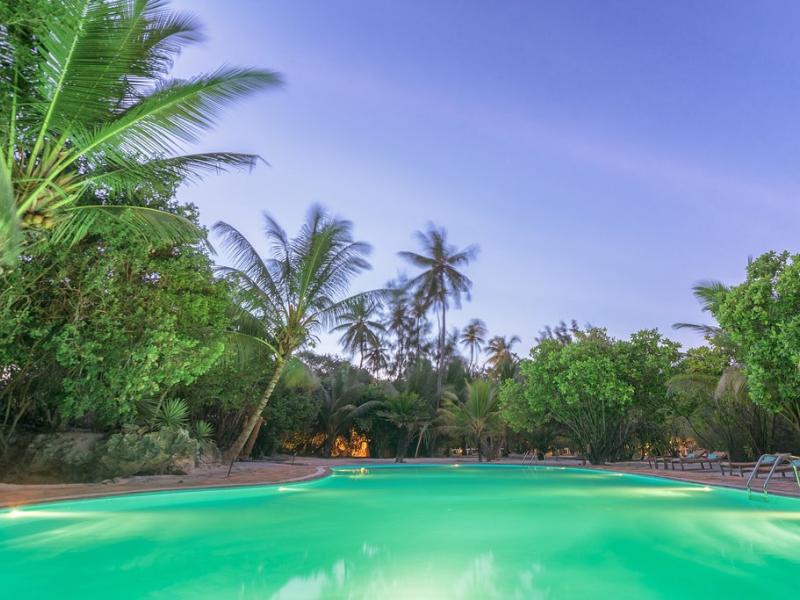 Hakuna Majiwe Beach Lodge