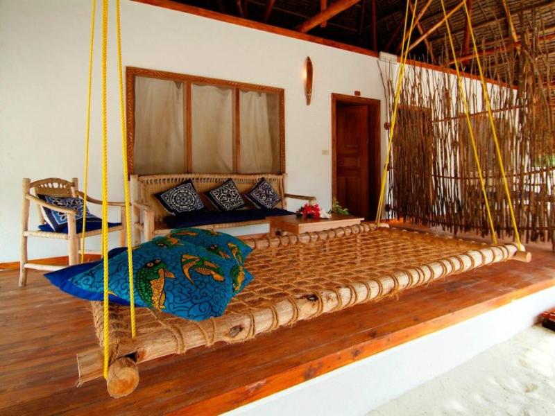 Hakuna Majiwe Beach Lodge