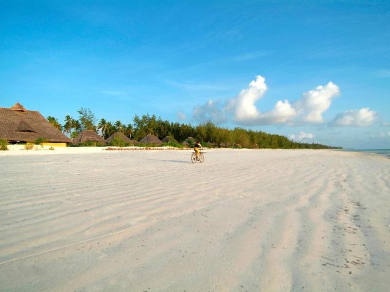 Hakuna Majiwe Beach Lodge