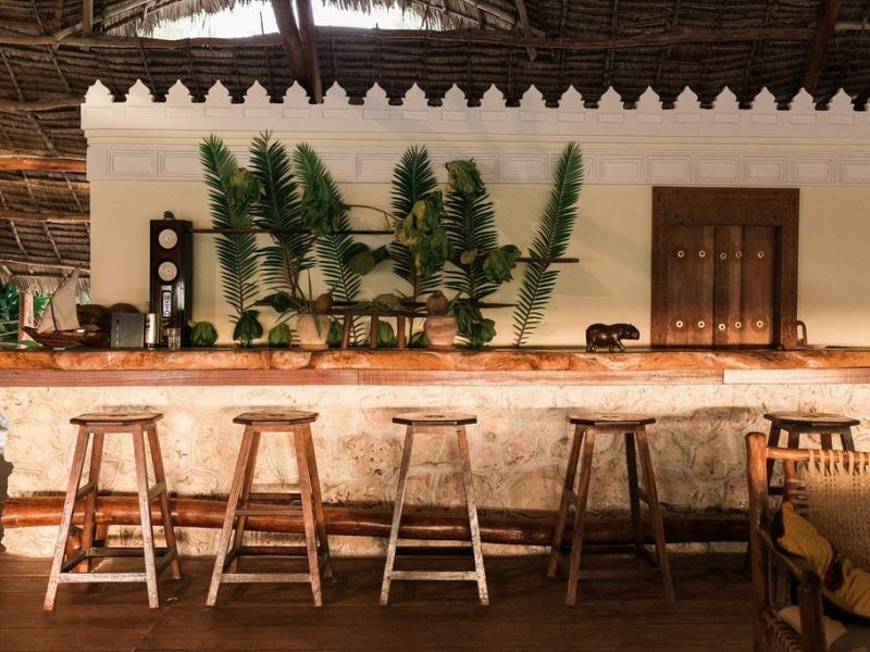 Hakuna Majiwe Beach Lodge