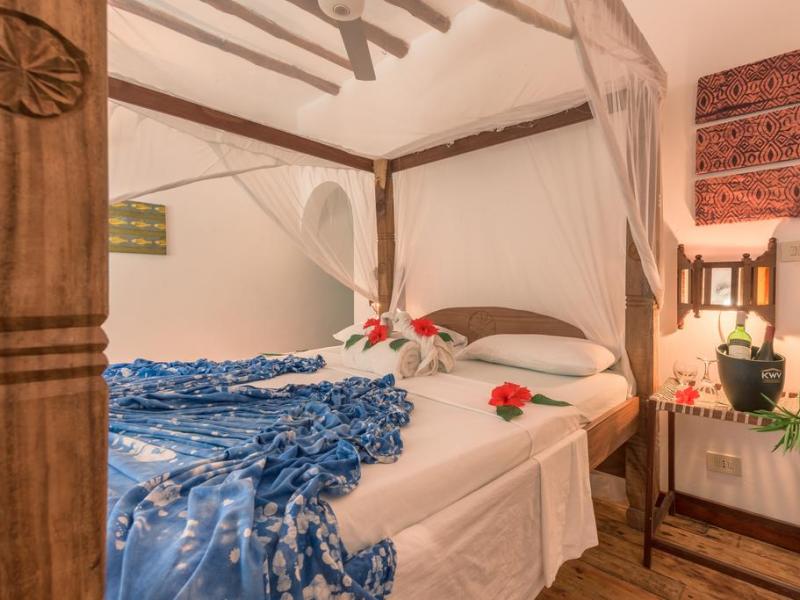 Hakuna Majiwe Beach Lodge