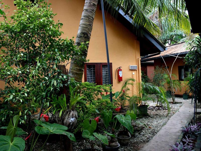 Full Moon Beach Resort