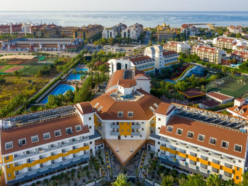 PrimaSol Hane Family Resort