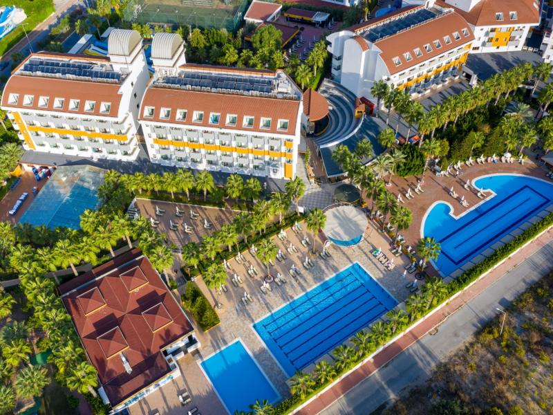 PrimaSol Hane Family Resort