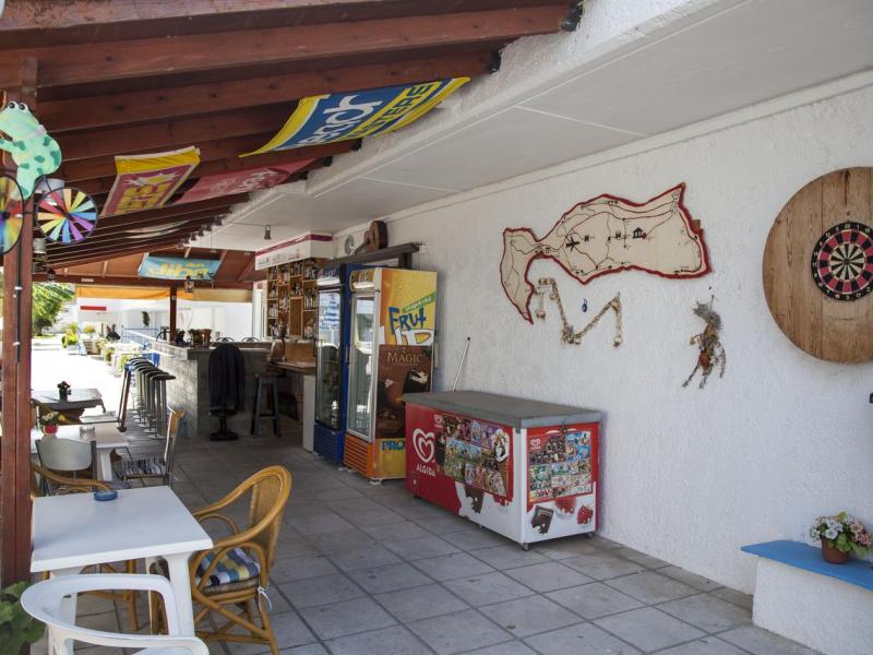 Yiannis Yard Studios & Apartments