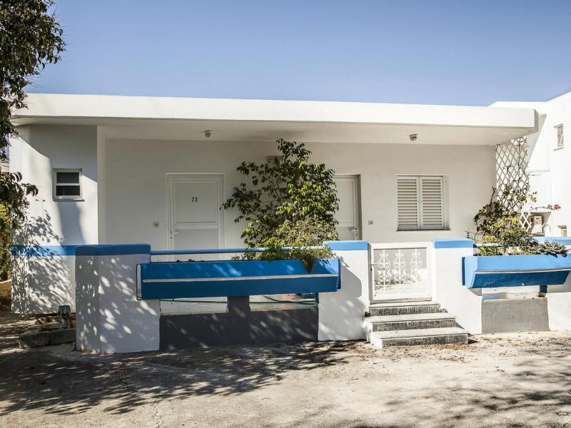 Yiannis Yard Studios & Apartments