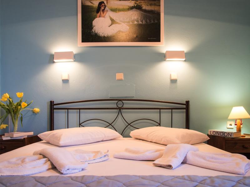 Yiannis Yard Studios & Apartments