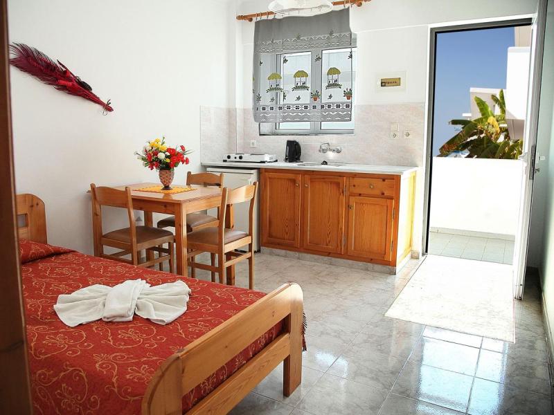 Yiannis Yard Studios & Apartments