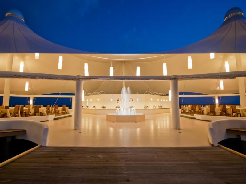 Safari Island Resort & Spa