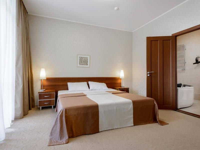 Crona Medical & Spa Hotel