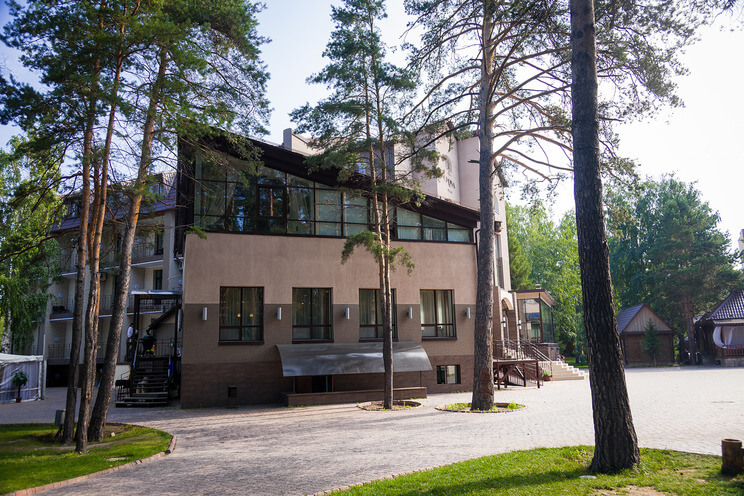 Crona Medical & Spa Hotel