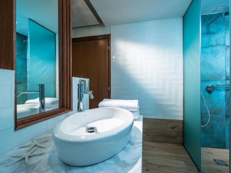 Anesis Blue Boutique