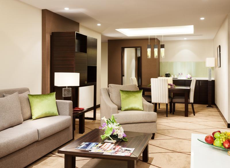 Carlton Downtown Hotel