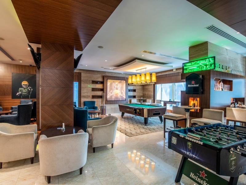 Carlton Downtown Hotel