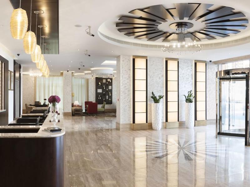 Carlton Downtown Hotel