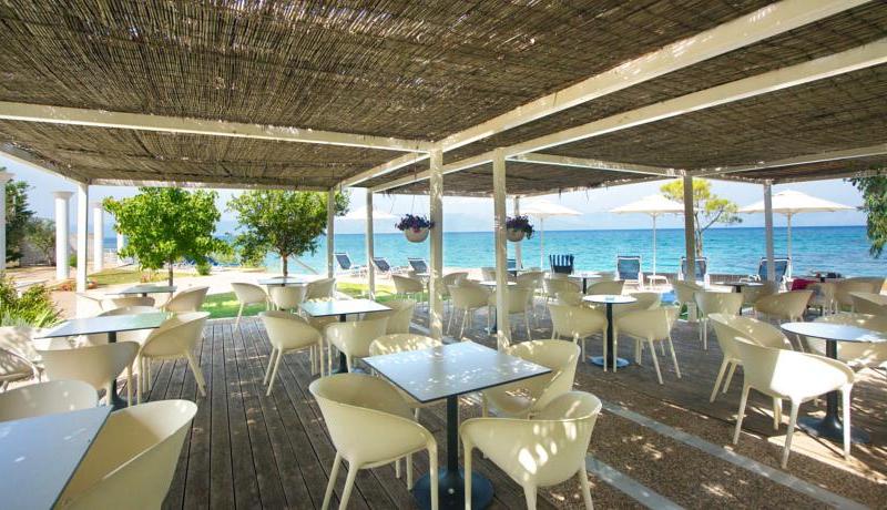 Logga Beach Hotel