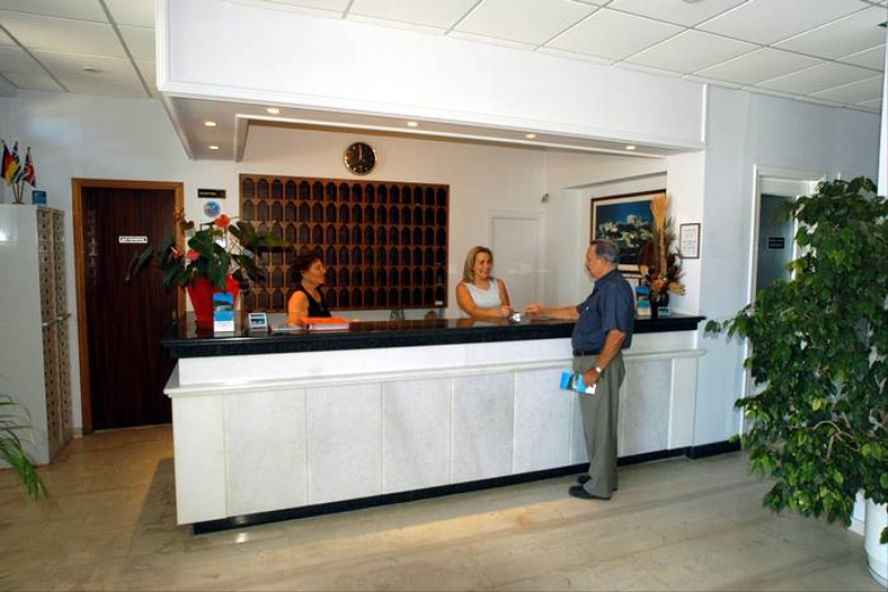 Chryssi Akti & Paradise Beach