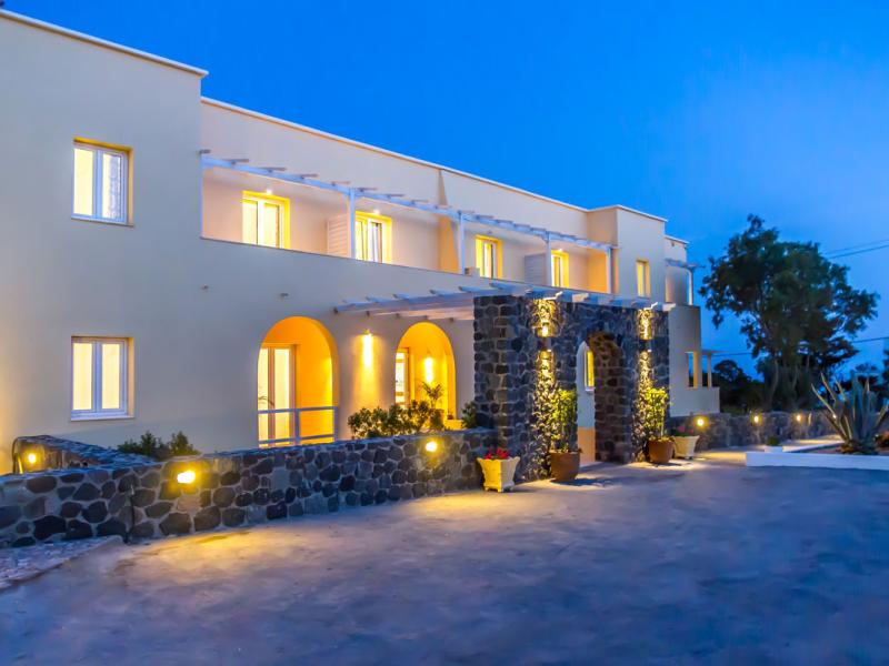 Zorbas Hotel Santorini