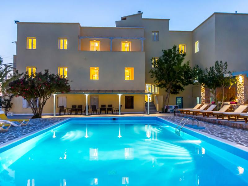 Zorbas Hotel Santorini