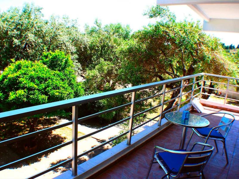 Salonikiou Beach Deluxe Apartments