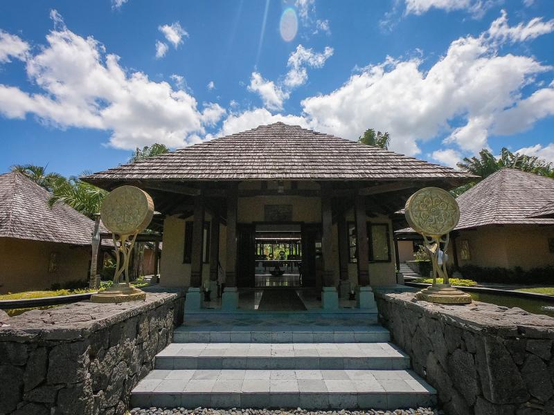 Shanti Maurice Resort & Spa