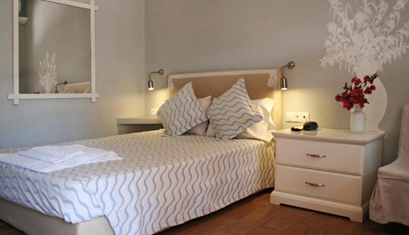 Zefiros Traditional Hotel