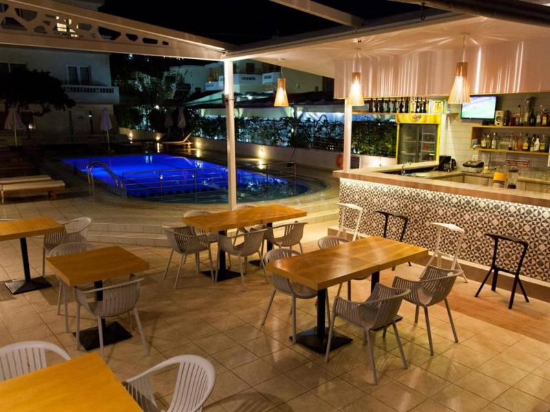 Tropicana Beach Hotel & Suites