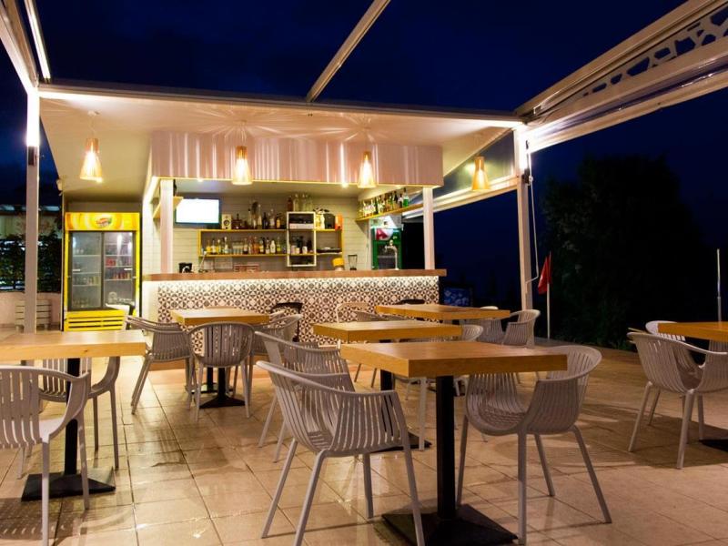 Tropicana Beach Hotel & Suites