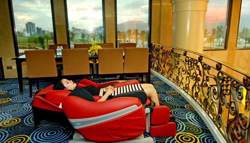 Holiday Beach Danang Hotel & Resort