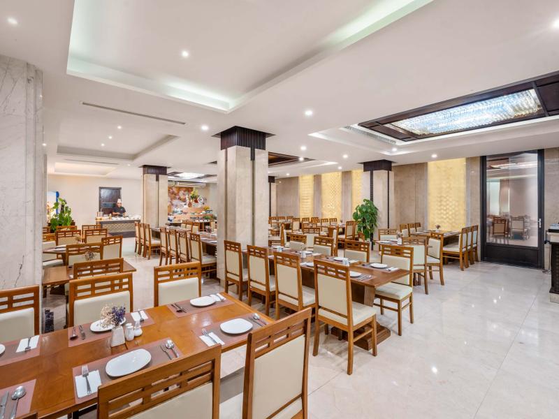 Holiday Beach Danang Hotel & Resort